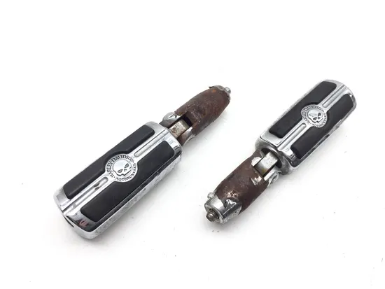 Left Right Set Passenger Peg Bracket 2004 Harley Electra Glide FLHT 2799A x