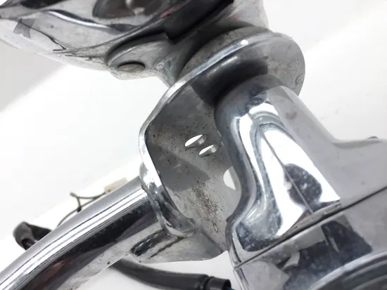 Front Spot Light Turn Signal Bar 2004 Harley-Davidson Electra Glide FLHT 2799A x