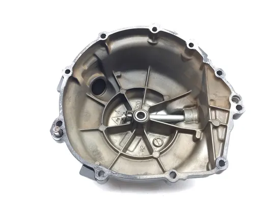 Engine Clutch Cover 2005 Yamaha YZF R6 2827A x