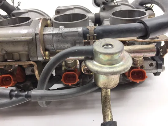 Throttle Body with Injectors 2005 Yamaha YZF R6 2827A