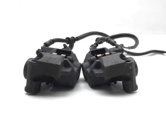 Left Right Front Brake Calipers Pads Set 2005 Yamaha YZF R6 2827A 2