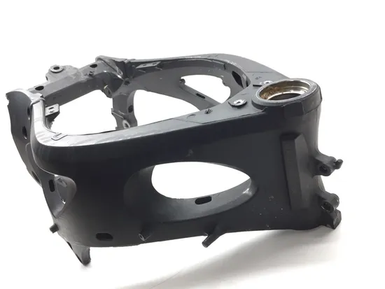 Main Frame Chassis RBLT 2005 Yamaha YZF R6 2827A