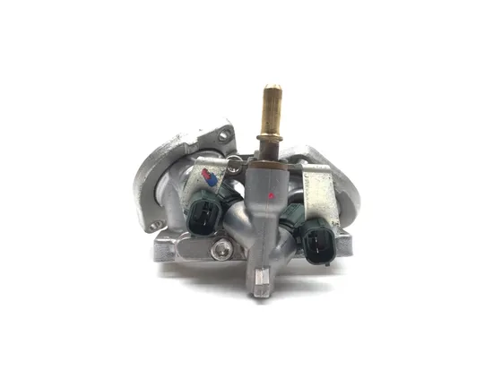 Intake With Injectors 2010 Kawasaki Vulcan 900 VN900C Custom 2816A