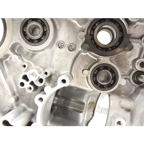Engine Left Right Center Cases Case 2001 Yamaha Kodiak 400 YFM400FA 4x4 2830A 9