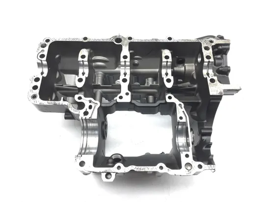 Upper Lower Center Cases Case 2005 Yamaha YZF R1 Raven 2858A x