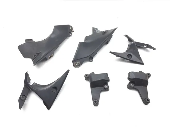 Misc Plastic Set 2005 Yamaha YZF R1 Raven 2858A