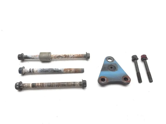 Engine Motor Mounts 2006 Suzuki Boulevard C50C 2847A x