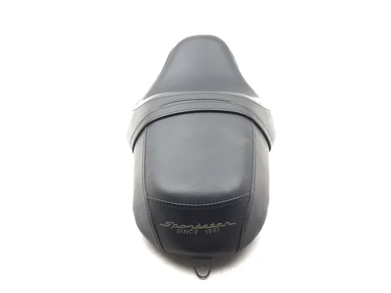 Seat 2004 Harley-Davidson Sportster 1200 Custom XL1200C 2861A x