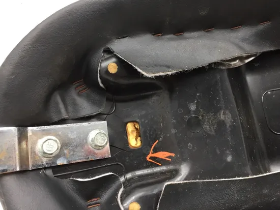 Seat 2004 Harley-Davidson Sportster 1200 Custom XL1200C 2861A x