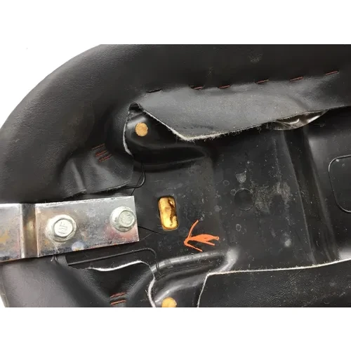 Seat 2004 Harley-Davidson Sportster 1200 Custom XL1200C 2861A x 17