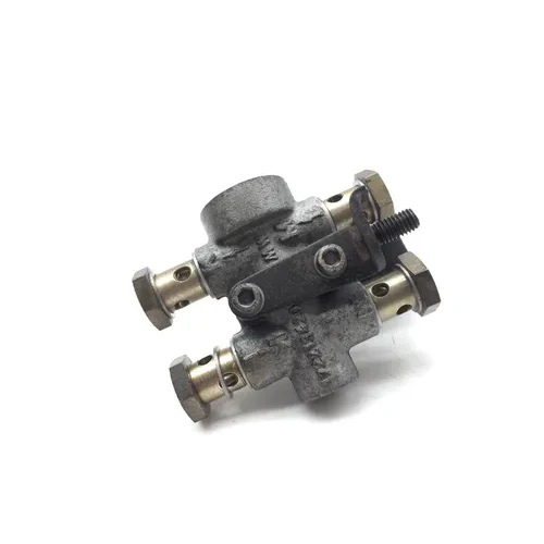 Engine Oil Lines 1996 BMW R1100RTL 2782A 11