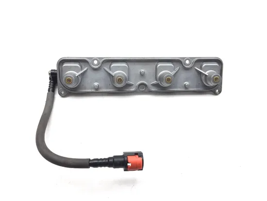 Engine Fuel Priming Rail 2006 Kawasaki Ninja ZX6RR ZX600N 2872A