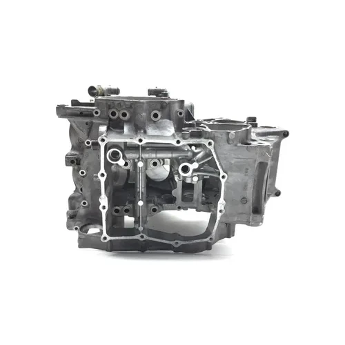 Upper Lower Center Cases Case 2001 Honda Interceptor 800 VFR800F 2873A 24