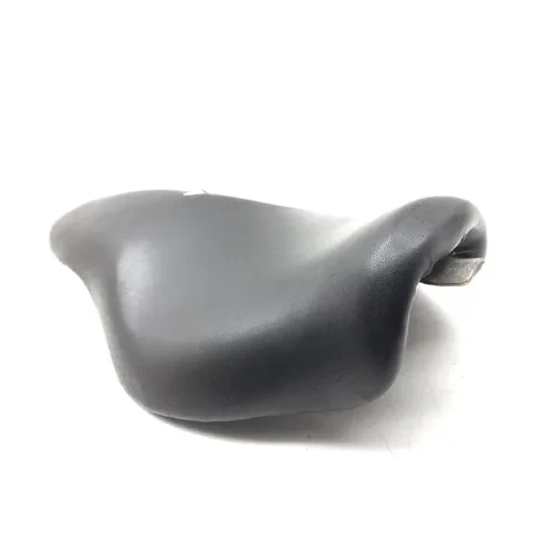 Seat 2004 Harley-Davidson Sportster 883 Custom XL883C 2883A x 22
