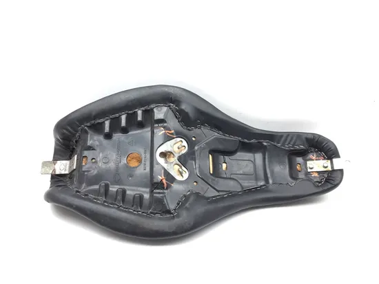 Seat 2004 Harley-Davidson Sportster 883 Custom XL883C 2883A x