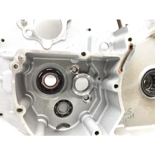 Engine Left Right Center Cases 2004 Harley-Davidson Sportster 883 XL883 2887A 17