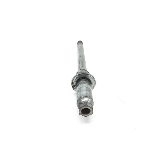 Front Wheel Axle 1998 Suzuki Marauder 800 VZ800 2905A 5