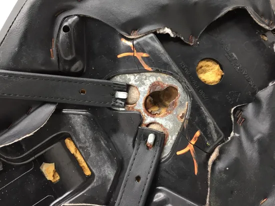 Seat 2006 Harley-Davidson Sportster 1200 Custom XL1200C 2915A x