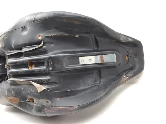 Seat 2005 Harley-Davidson Electra Glide EFI FLHTI 2922A x