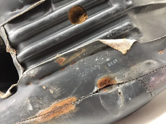 Seat 2005 Harley-Davidson Electra Glide EFI FLHTI 2922A x