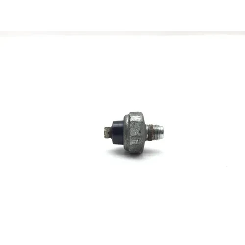 Oil Sending Unit 2004 Suzuki GSXR750 2931A 3
