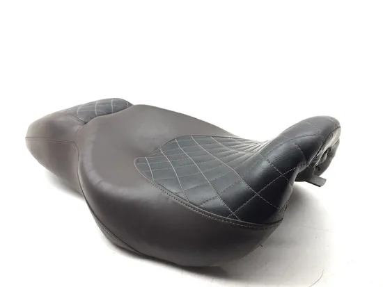 Seat W Sissy Bar 2006 Harley-Davidson Street Glide EFI FLHXI 2972A