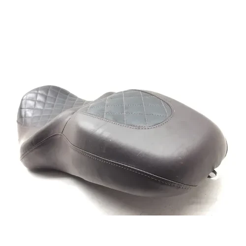 Seat W Sissy Bar 2006 Harley-Davidson Street Glide EFI FLHXI 2972A 13