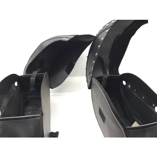 Saddleman Saddlebags 2004 Harley-Davidson Softail Standard FXST 2916A x 17