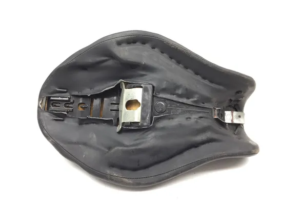 Seat 2013 Harley-Davidson Sportster 883 Super Low XL883L 2980A x