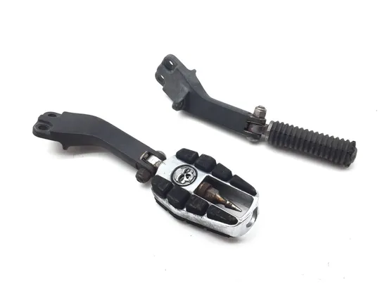 Left Right Set Passenger Peg Bracket 2006 Harley Dyna Low Rider FXDLI 2973A x