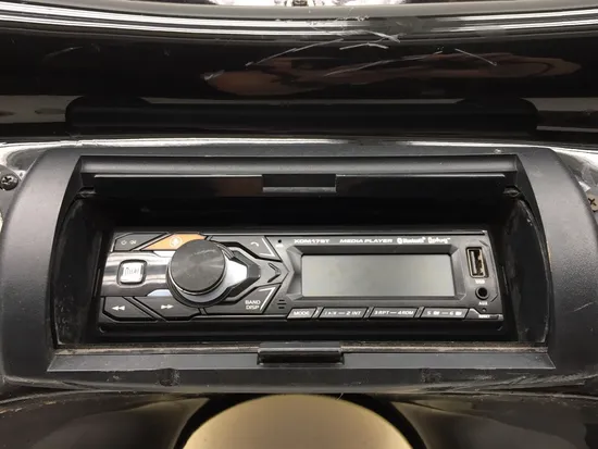 Front Batwing Fairing W Speakers Radio 1998 Suzuki Intruder 1500 VL1500 2987A x