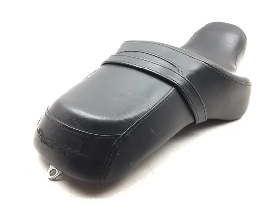 Seat 2008 Harley-Davidson Sportster 1200 Custom XL1200C 2967A x