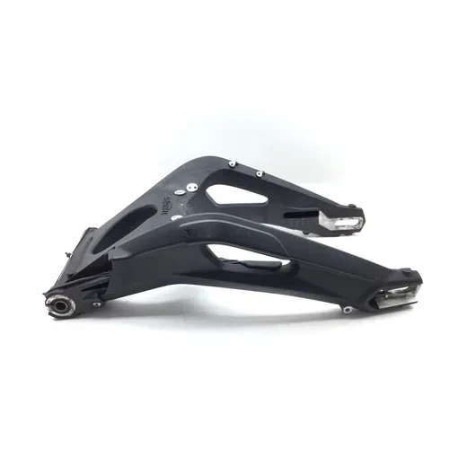 Swing Arm Swingarm 2018 Triumph Street Triple 765 R ABS 2997A 9
