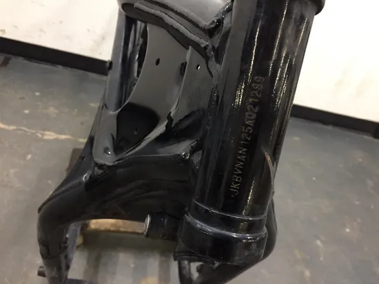 Main Frame Chassis 2005 Kawasaki Vulcan 1500 VN1500N Classic 2961A