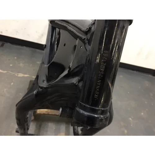 Main Frame Chassis 2005 Kawasaki Vulcan 1500 VN1500N Classic 2961A 15