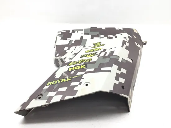 Right Front Lower Fender 2015 Can-Am Maverick 1000R 4x4 XMR DPS 2941A