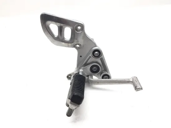 Right Rearset Brake Bracket Foot Peg 2001 Suzuki Hayabusa Busa GSX1300R 3011A