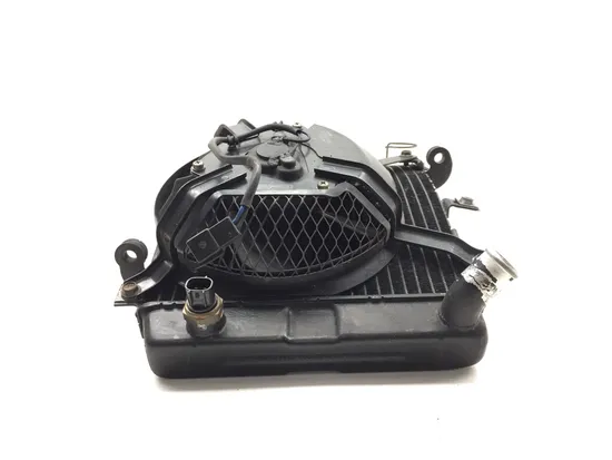 Radiator Cooling Front Fluid with Fan 2001 Suzuki Hayabusa Busa GSX1300R 3011A x