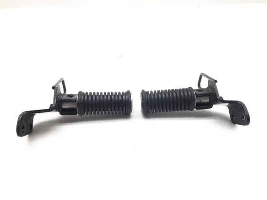 Left Right Set Passenger Peg Bracket 2003 Suzuki Intruder Volusia 800 2962A