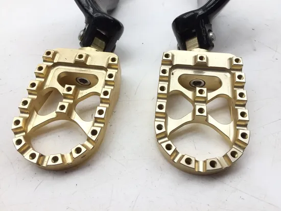 Left Right Set Passenger Peg Bracket 2009 Harley Sportster 1200 Custom 2978A x