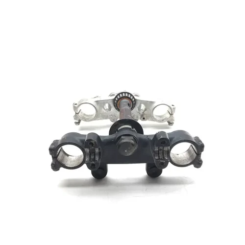 Upper Lower Triple Tree Set 1990 Suzuki DR350SE 2991A 11
