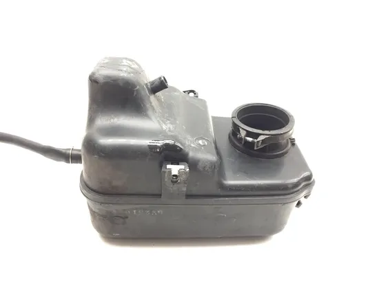 Airbox Air Box 2000 Suzuki Marauder 800 VZ800 3029A 6