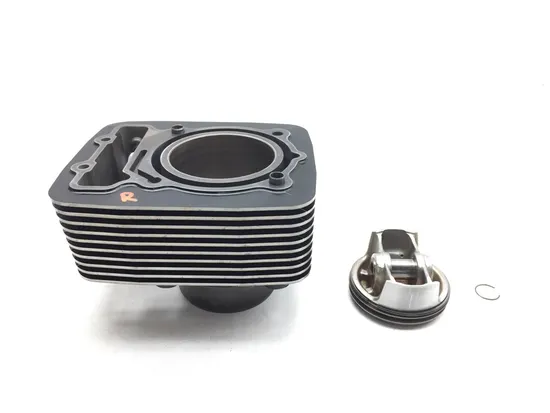 Engine Cylinder Jug W Piston Rear 1999 Victory V92C 3026A