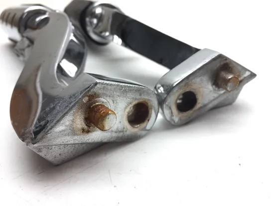 Left Right Set Passenger Peg Bracket 2012 Harley Road King Police FLHP 2966A