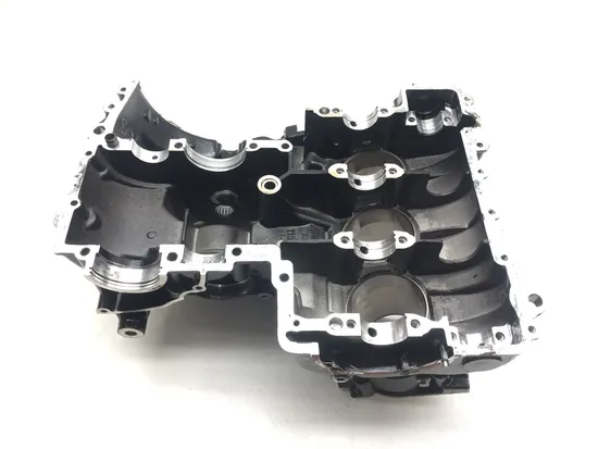 Upper Lower Center Cases Case 2000 Triumph Daytona 955i 2912A