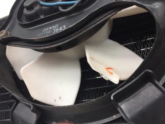 Radiator Cooling Front Fluid with Fan 2000 Triumph Daytona 955i 2912A x