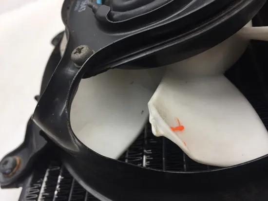 Radiator Cooling Front Fluid with Fan 2000 Triumph Daytona 955i 2912A x