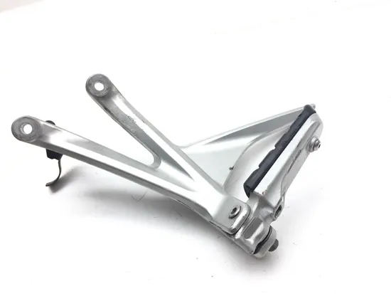 Left Rear Back Passenger Peg Bracket Side 2010 Honda VFR1200F ABS 2953A x