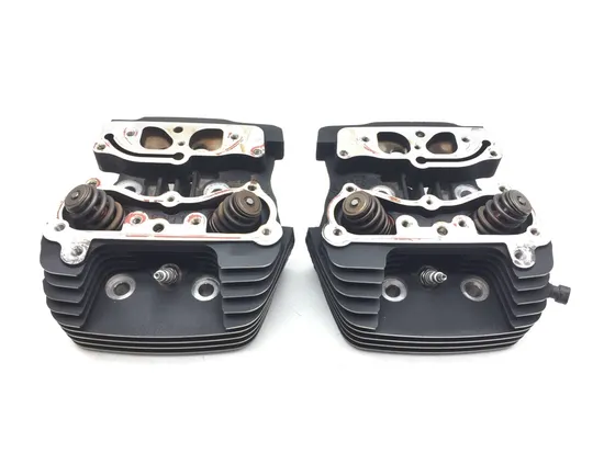 Front Rear Cylinder Head Set 2007 Harley-Davidson Dyna Street Bob FXDB 3031A x 4