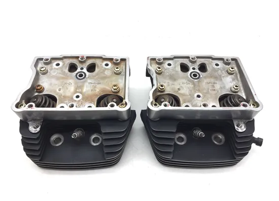 Front Rear Cylinder Head Set 2007 Harley-Davidson Dyna Street Bob FXDB 3031A x 3